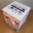kartonowe pudełko glamur z fioletowymi kwiatami