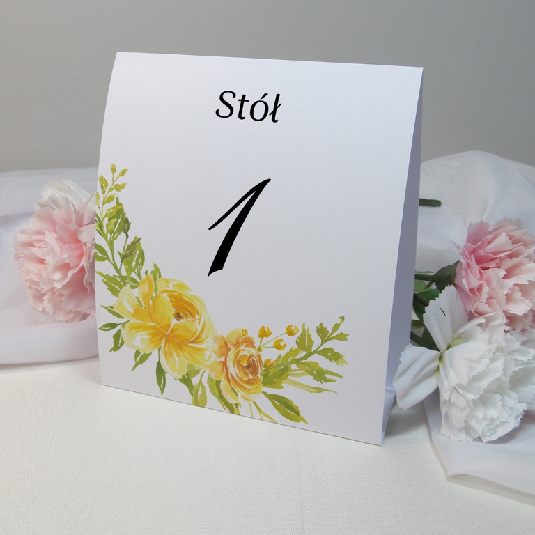 Numer na stół z żółtymi kwiatami