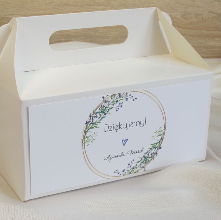 Pudełko na ciasto weselne z drobnymi fioletowymi kwiatkami (1)